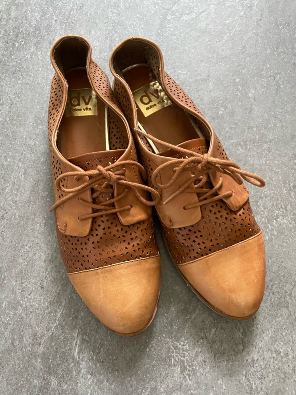 Dolce Vita Women's Brown Perforated Lace-Up Flats